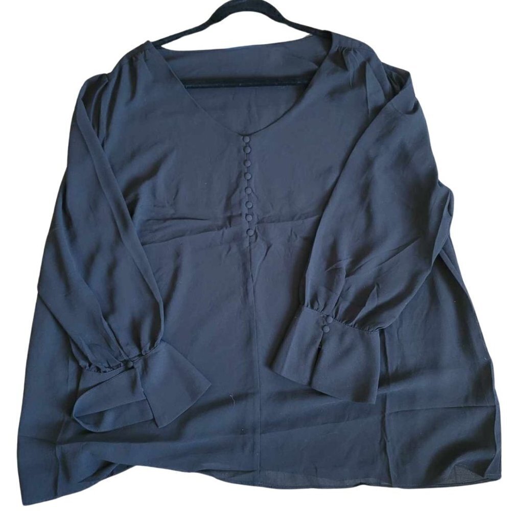 Avenue Studio BNWOT Black blouse BNWOT